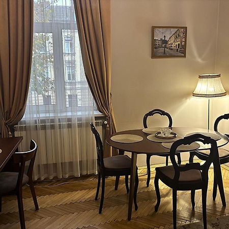 Glorious Apartment Near The Old City ลวีฟ ภายนอก รูปภาพ